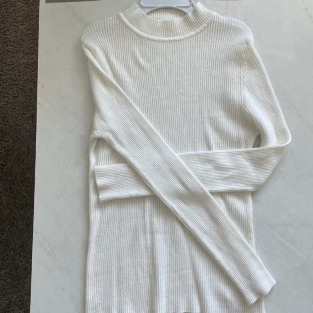 BRAND NEW White Mockneck Ribbed Sweater Top!!